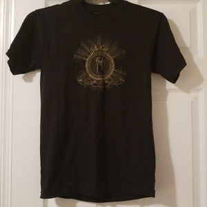 📦BUNDLE ONLY📦 Fall Out Boy Keyhole T-Shirt